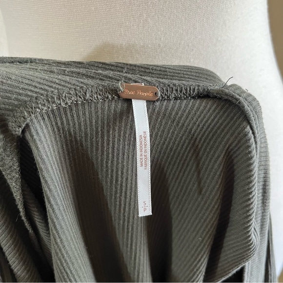 Free People Army Green Shimmy Shake Open Back Long Sleeve Top Size S - Picture 6 of 9